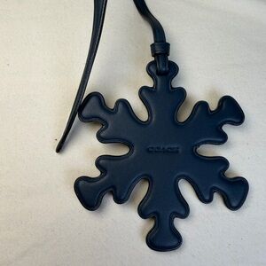 Coach Snowflake Charm | Navy Leather Glove Leather 3.5”
